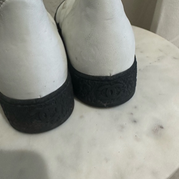 White Chanel boots bought at main Chanel store in Paris - Picture 3 of 4